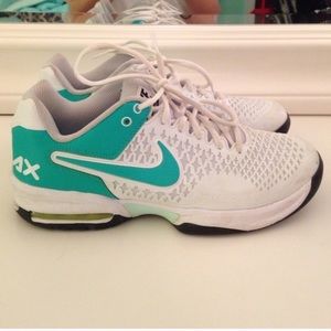 Nike AirMax cage tennis shoes